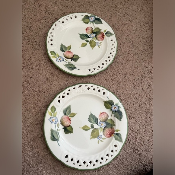 Brunelli Figs and Flowers Salad Plates - Picture 1 of 6